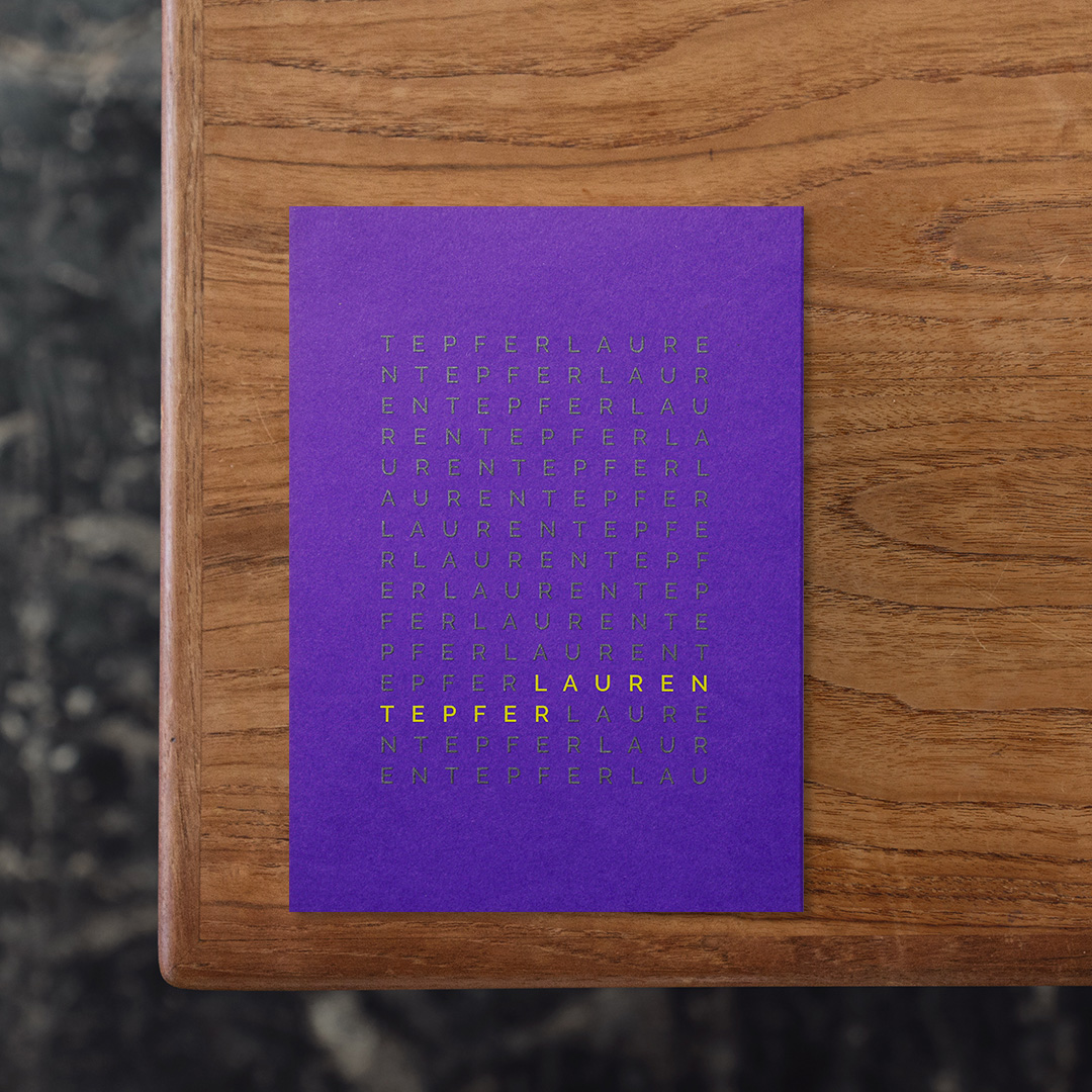 世界の新進気鋭の写真家の作品を紹介する隔月刊シリーズの第6弾で取り上げるのは、Lauren Tepfer（ローレン・テプファー）。
ニューヨークを拠点に写真家とディレクターの兼業で活動するローレンは、ニュージャージー州南部の人口が7000人に満たない町で生まれ育ち、13歳の頃から友人や家族のポートレートを撮りはじめてからは、郊外の特色がない環境下に身を置きながら自主的に創造性を育む修練を積み重ねてきました。
ローレンの捉えた暮れなずむ郊外の町の風景は、寂しさを癒して迎え入れる穏やかさに加えて、どこかミステリアスな雰囲気も漂っています。

「Setanta Books Bi-Monthly Zines Fair」
1/13（火）- 1月27日（火）
12:00-19:00 水曜定休 /入場無料
東京都目黒区鷹番2-13-3 キャトル鷹番 BOOK AND SONS
03-6451-0845 / shop@bookandsons.com

#006-LaurenTepfer#SetantaBooks#graphic#photo #photograph #designbook #artbook #photobook #photographer#design#art