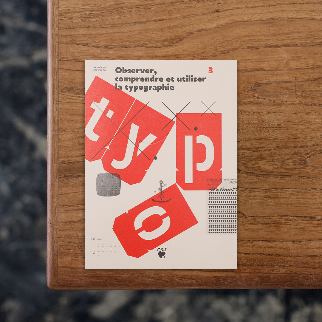 アマチュアやプロ、学生に教師とキャリアや経験を問わないすべての人がタイポグラフィを正確に観察・理解・使用できることを目指して、フランスの出版社・Editions deux-cent-cinqより刊行されたハンドブック。
エジプトの象形文字「ヒエログリフ」に遡ってアルファベットが生まれるまでの歴史的経緯を辿るほか、タイポグラフィを構成するうえで欠かせない主要なフォントとその由来、さらにテキストレイアウトの手法など、タイポグラフィを扱うにあたって押さえておきたい基礎概念や理論を豊富なイメージや資料とともに体系化しながら解説。
印刷物からデジタルまで、その用途を問わずに役立つタイポグラフィに関する知識について、歴史を辿りながら習得することができます。

#Observer,comprendreetutiliserlatypographie#Editions205#graphic#photo #photograph #designbook #artbook #photobook #photographer#design#art